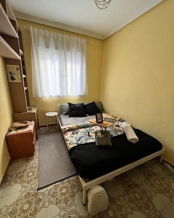 Gemuetliches Zimmer "Gold" Fuer 2 Personen Und Katzenliebhaber Walencja Zewnętrze zdjęcie