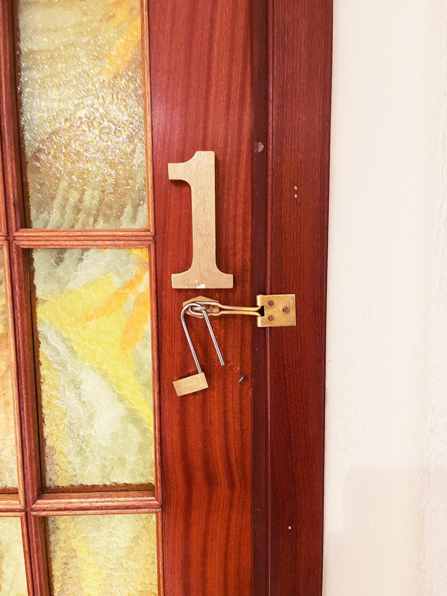 Gemuetliches Zimmer "Gold" Fuer 2 Personen Und Katzenliebhaber Walencja Zewnętrze zdjęcie